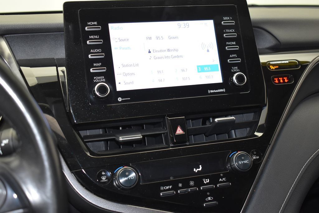Used 2023 Toyota Camry SE FWD image 17