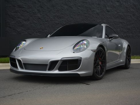 Used 2018 Porsche 911 Carrera GTS RWD image 1