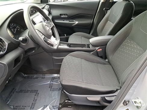 Used 2024 Nissan Kicks SV image 18