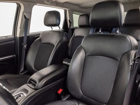 Used 2019 Dodge Journey Crossroad w/ Popular Equipment Group FWD image 11