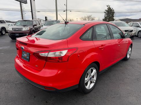 Used 2014 Ford Focus SE w/ SE Winter Package image 3