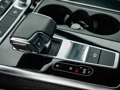 Used 2023 Audi Q7 2.0T Premium Plus w/ Premium Plus Package AWD/4WD image 21