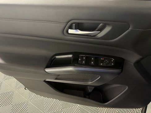 Used 2023 Nissan Pathfinder SL w/ Black Appearance Package FWD image 25