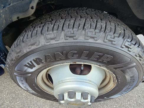 Used 2018 Chevrolet Express 3500 w/ Power Convenience Package image 27