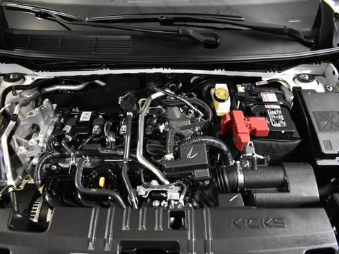Certified 2025 Nissan Kicks SV AWD/4WD image 33