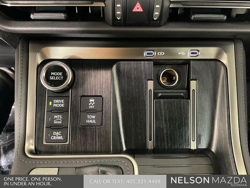 Used 2024 Lexus GX 550 AWD/4WD image 39