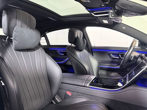 Used 2022 Mercedes-Benz S 500 4MATIC w/ 3D Technology Package image 24