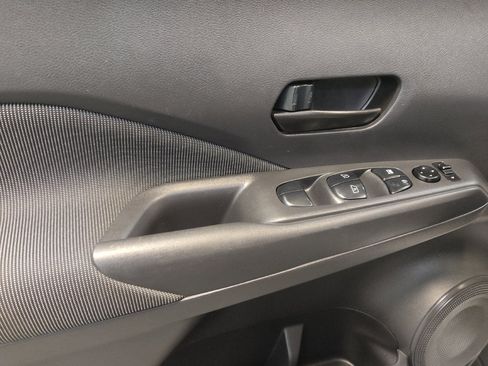 Used 2020 Nissan Kicks S FWD image 27