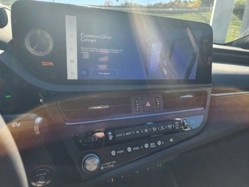 Used 2024 Lexus ES 300h w/ Premium Package FWD image 30