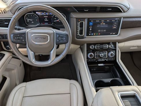 Used 2021 GMC Yukon XL Denali w/ Advanced Technology Package AWD/4WD image 21