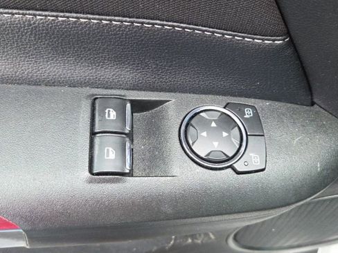 Used 2019 Ford Mustang Coupe image 16