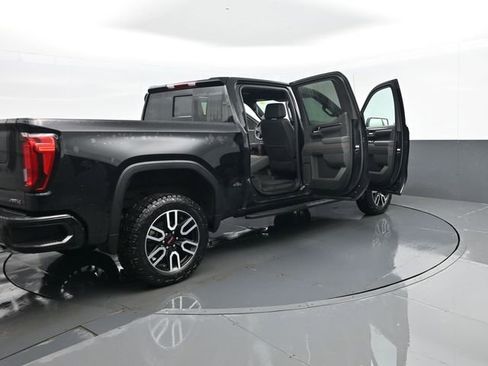 Used 2025 GMC Sierra 1500 AT4 w/ AT4 Preferred Package AWD/4WD image 34