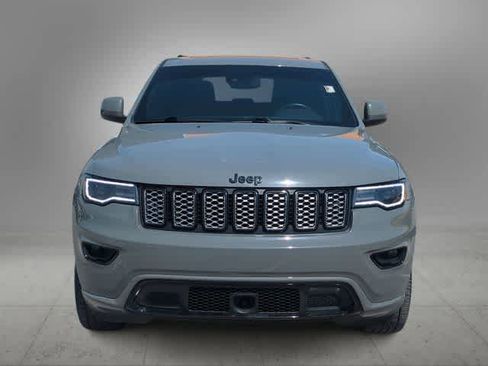 Used 2021 Jeep Grand Cherokee Laredo X image 3