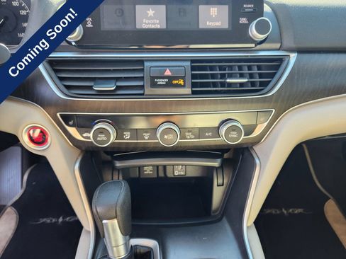 Used 2018 Honda Accord EX image 24