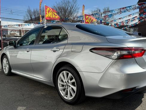 Used 2022 Toyota Camry LE image 30