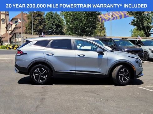 New 2025 Kia Sportage LX image 3