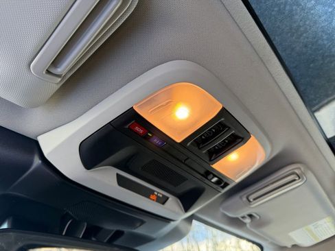 Used 2024 Subaru Crosstrek 2.0i Premium image 12