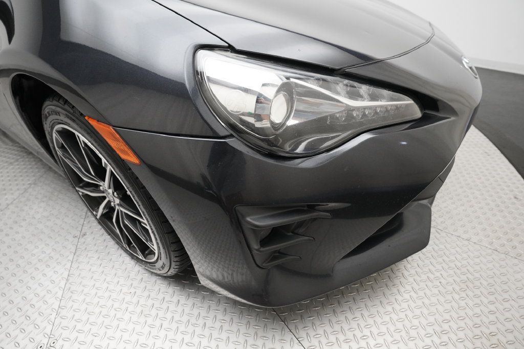 Used 2017 Toyota 86 RWD image 21