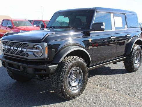 Used 2025 Ford Bronco Badlands image 7