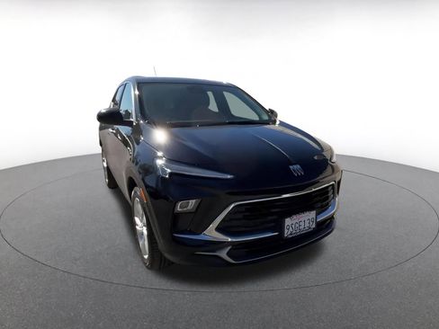 Used 2025 Buick Encore GX Preferred image 3