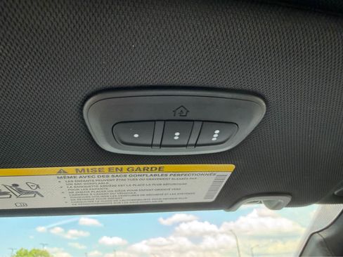 Used 2026 Chrysler Pacifica Select FWD image 27