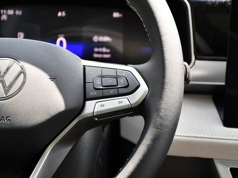 New 2026 Volkswagen Taos SE AWD/4WD image 25