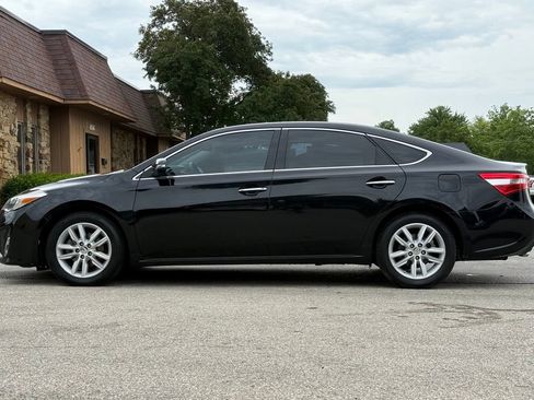 Used 2015 Toyota Avalon XLE Premium FWD image 2