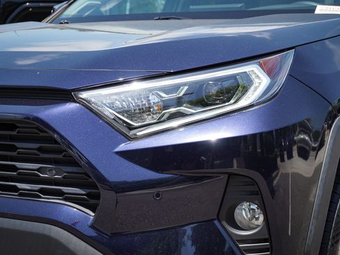 Used 2021 Toyota RAV4 XLE Premium AWD/4WD image 5