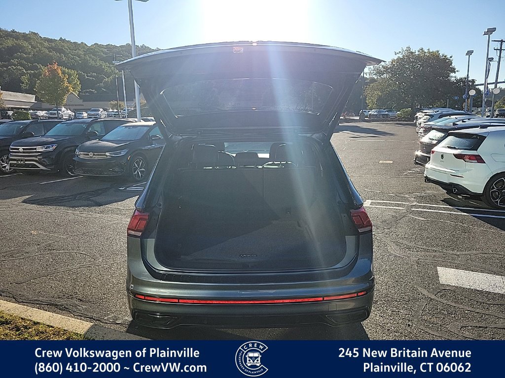Certified 2024 Volkswagen Tiguan SE R-Line AWD/4WD image 54