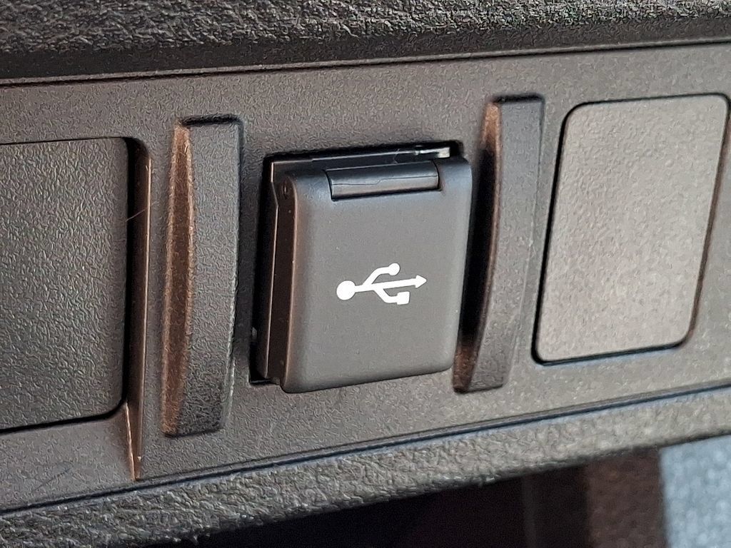 Used 2023 Toyota Tacoma SR AWD/4WD image 23