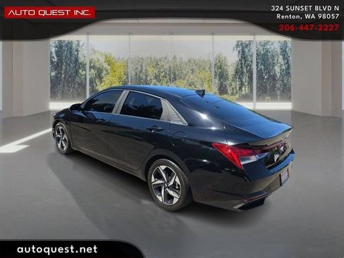 Used 2023 Hyundai Elantra Limited w/ Cargo Package FWD image 7