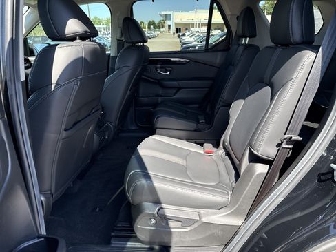 Certified 2025 Honda Pilot EX-L image 30