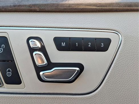 Used 2014 Mercedes-Benz E 350 4MATIC Sedan image 29