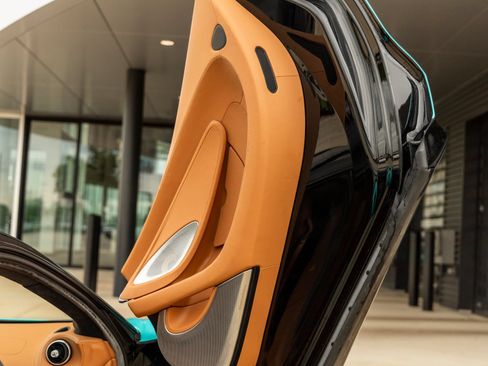 Used 2023 McLaren GT RWD image 32