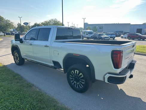 Used 2025 GMC Sierra 3500 Denali Ultimate AWD/4WD image 12