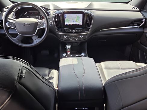 Used 2022 Chevrolet Traverse RS FWD image 12
