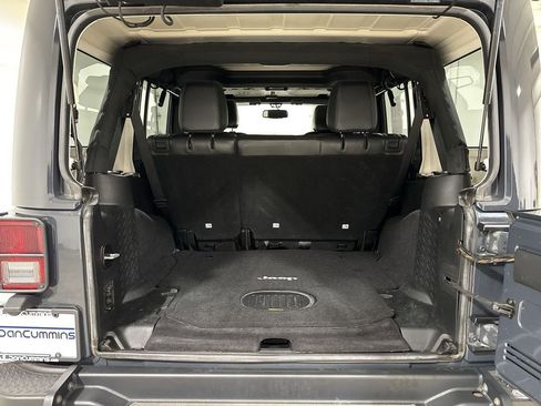 Used 2017 Jeep Wrangler Unlimited Sahara AWD/4WD image 22