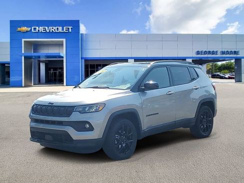 Used 2022 Jeep Compass Altitude image 1