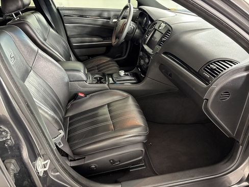 Used 2023 Chrysler 300 S image 47