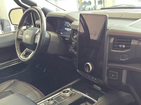Used 2022 Ford Expedition Limited w/ Equipment Group 304A image 5