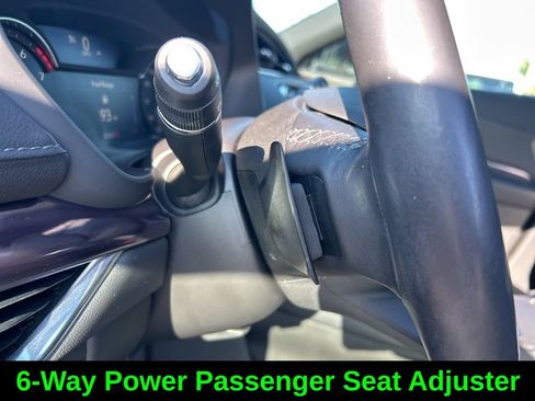 Used 2023 Cadillac XT4 Luxury w/ Cold Weather Package FWD image 38
