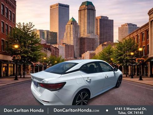 Used 2023 Nissan Sentra SR w/ SR Premium Package FWD image 4