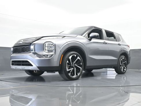 Used 2022 Mitsubishi Outlander SE image 58