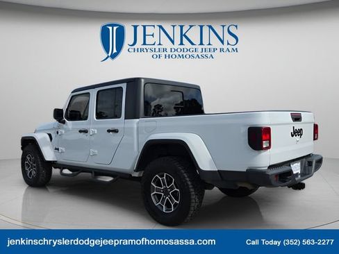 Used 2020 Jeep Gladiator Sport AWD/4WD image 7