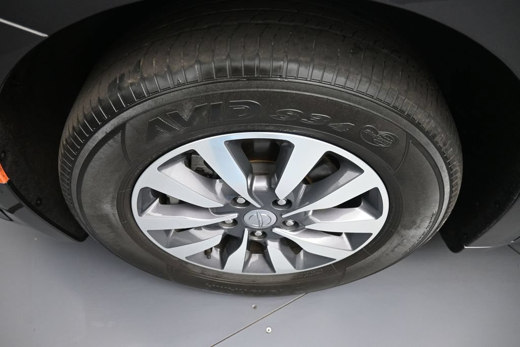 Used 2020 Chrysler Pacifica Touring-L Plus FWD image 14