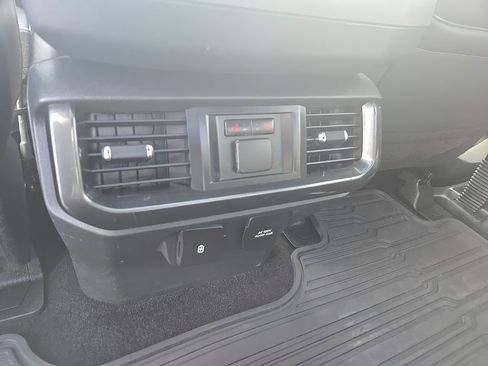 Used 2021 Ford F150 Lariat w/ Equipment Group 502A High image 27