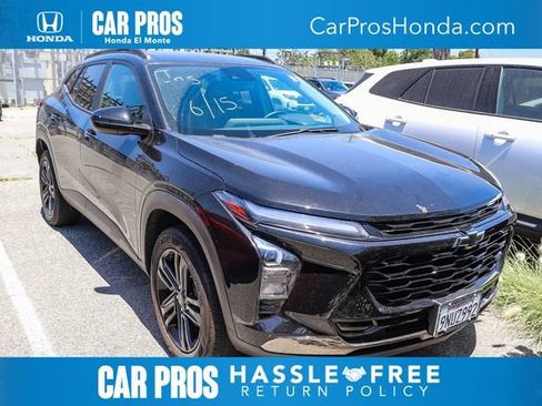 Used 2024 Chevrolet Trax ACTIV w/ Sunroof Package FWD image 1