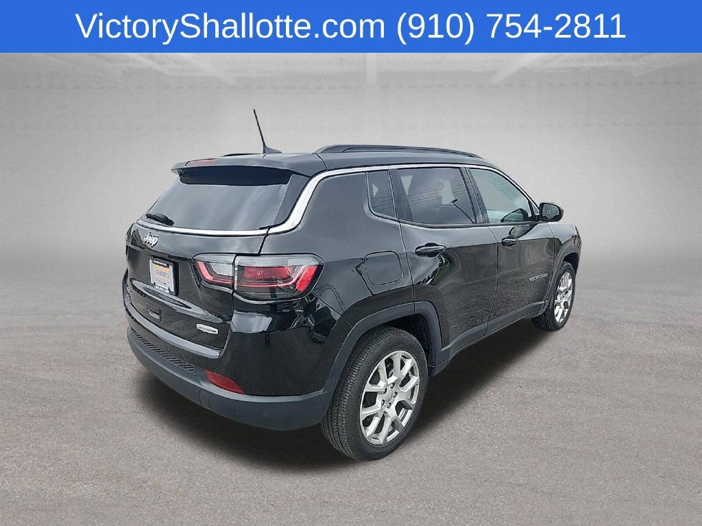 Used 2022 Jeep Compass Latitude w/ Sun and Sound Group AWD/4WD image 27