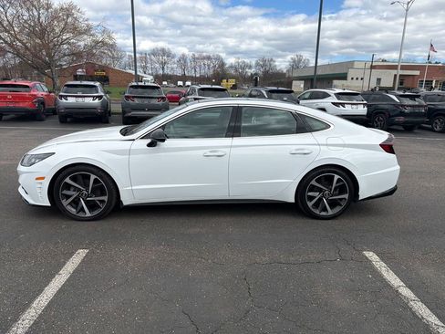Used 2023 Hyundai Sonata SEL Plus FWD image 2
