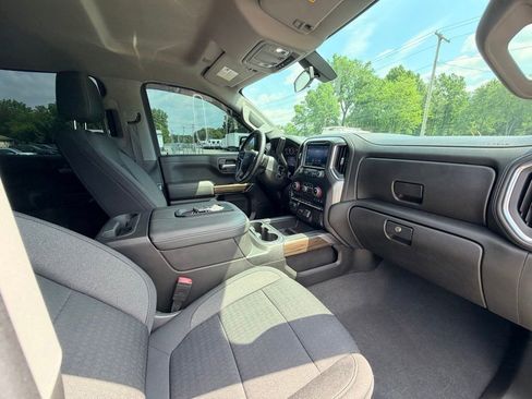 Used 2021 Chevrolet Silverado 1500 LT Trail Boss w/ Bed Protection Package AWD/4WD image 11